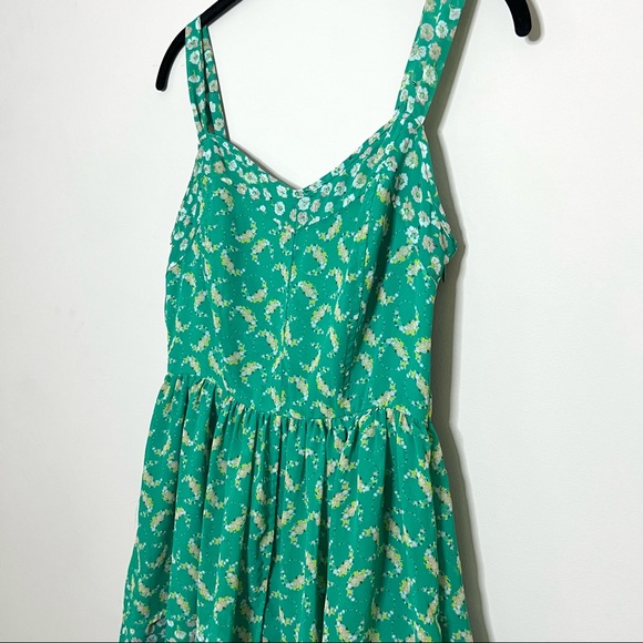 LC Lauren Conrad Green Floral Ruffle Dress - Picture 4 of 8